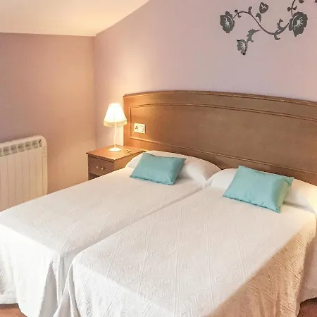 Five-bedroom Holiday In De La Ribera * Mieza